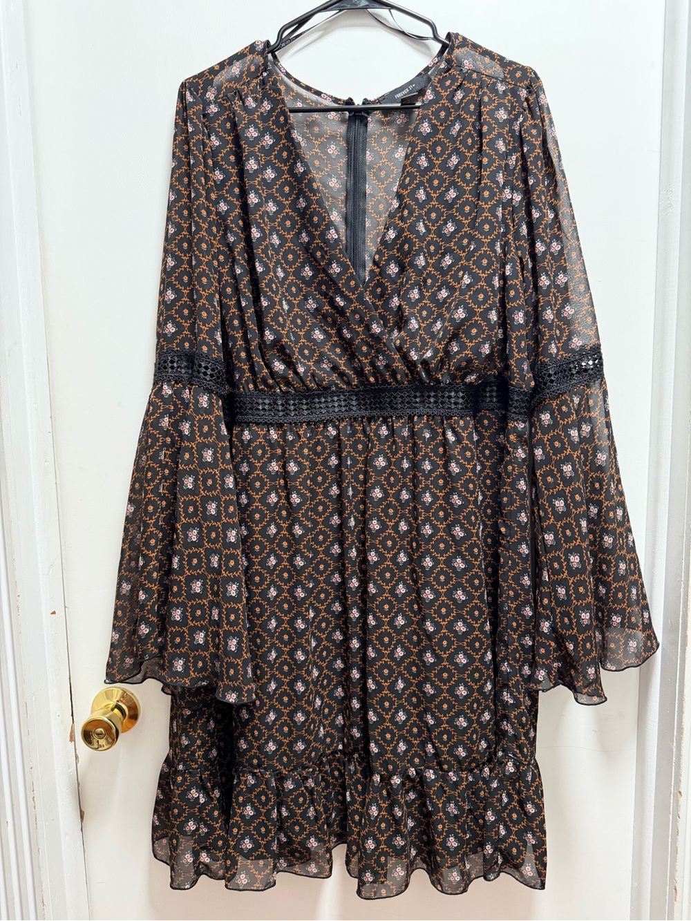 Forever 21 Black Printed Long-Sleeve V-Neck Dress with Bell Sleeves